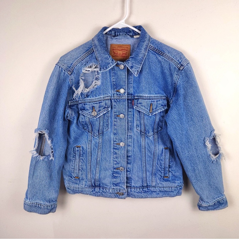 Levi's Light Blue Distressed Jean Jacket Size M